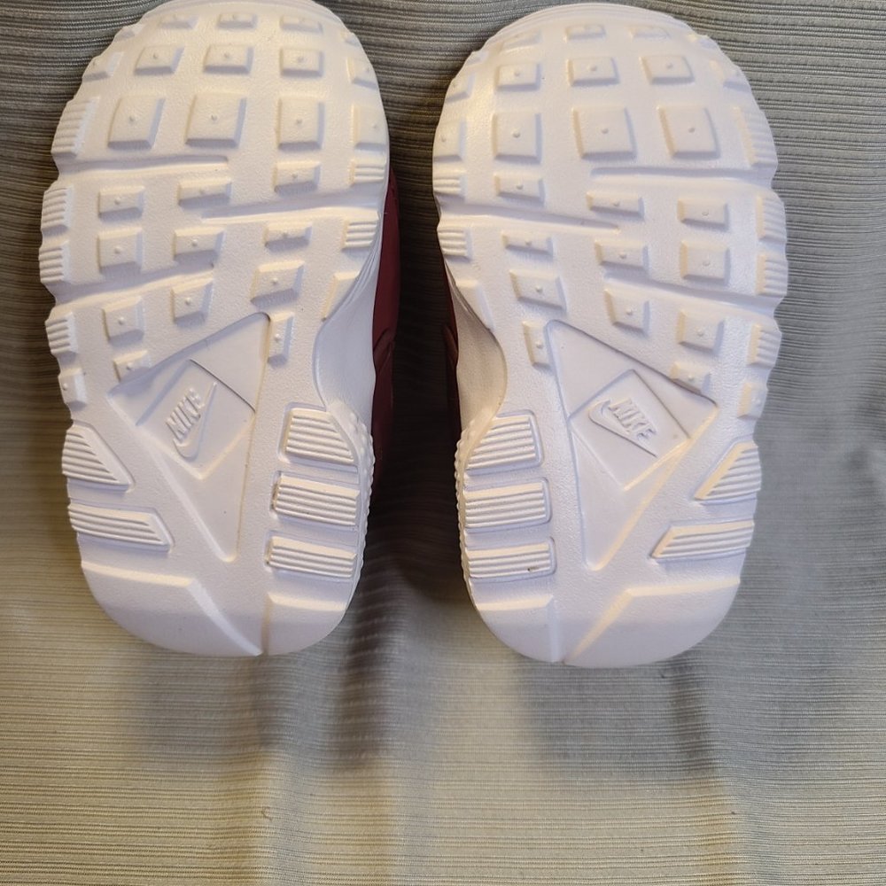 EUC Nike Infant Hurachi Run - Picture 5 of 13